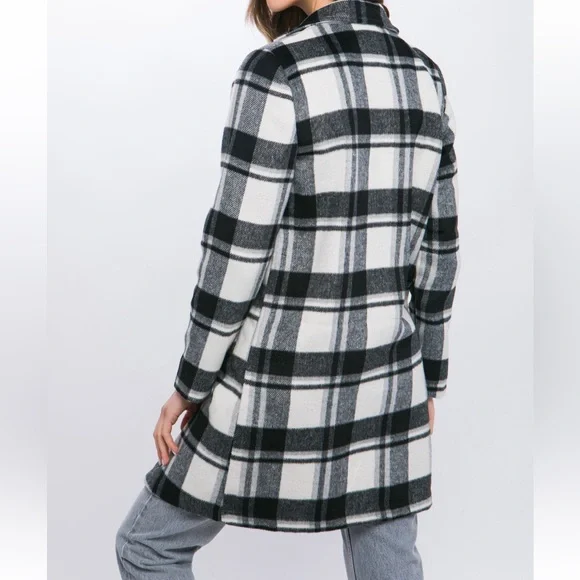 37 Fabulous Lapel Collared Plaid Wool Blend Full Coat - Picture 4 of 4